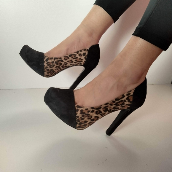 BCBG GENERATION Black and leopard print heels size 6B. - Picture 11 of 13